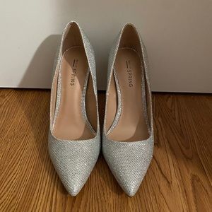 Sparkle silver pumps NEW!
